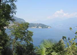 Sunny & Peacefully Situated House near Center of Village