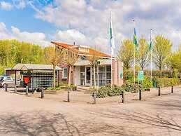 Lovely Holiday Home in Zeewolde With a Swimming Pool