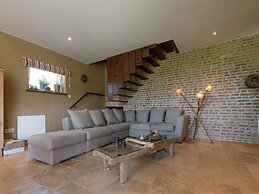 Bertrix Charming 2-bedroom Holiday Home
