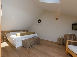 Bertrix Charming 2-bedroom Holiday Home