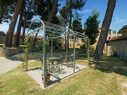 Scenic Apartment in Mombaroccio with Garden near City Center