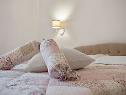 Scenic Apartment in Mombaroccio with Garden near City Center