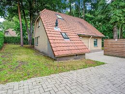 Lovely Holiday Home in Lunteren near Forest