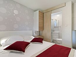 Appealing Mobile Home in Banjole With Garden