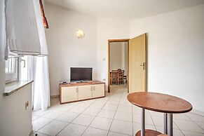 Elegant Apartment in Banjole near Fratarski Otok Island