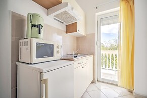 Elegant Apartment in Banjole near Fratarski Otok Island