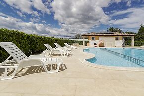 Elegant Apartment in Banjole near Fratarski Otok Island