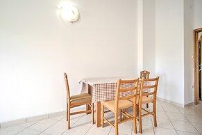 Elegant Apartment in Banjole near Fratarski Otok Island