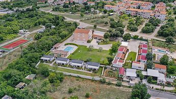 Elegant Apartment in Banjole near Fratarski Otok Island