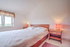 Elegant Apartment in Banjole near Fratarski Otok Island