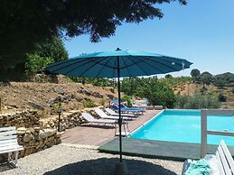 Belvilla by OYO Modern Villa in Nissoria With Pool