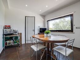 Belvilla by OYO Modern Villa in Nissoria With Pool