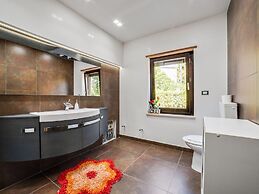 Belvilla by OYO Modern Villa in Nissoria With Pool