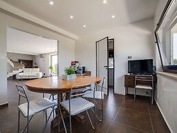 Belvilla by OYO Modern Villa in Nissoria With Pool