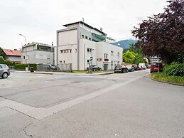 Elegant Apartment in Innsbruck near Golden Roof