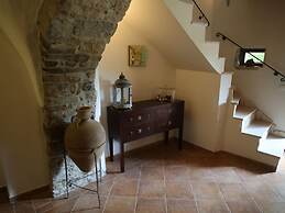House With Pool, Garden and Wifi in Medieval Village, With Panoramic V