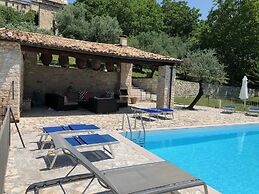 House With Pool, Garden and Wifi in Medieval Village, With Panoramic V