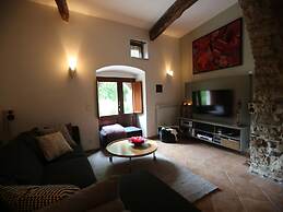 House With Pool, Garden and Wifi in Medieval Village, With Panoramic V