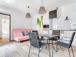 Lavish Holiday Home in Tavernes de la Valldigna With Sauna