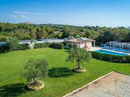 Gorgeous Mobile Home in Banjole With Swimming Pool