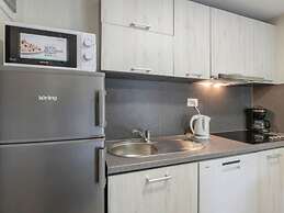 Gorgeous Mobile Home in Banjole With Swimming Pool