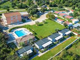 Gorgeous Mobile Home in Banjole With Swimming Pool