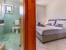 Apartment in Banjole Near Beach and Pula City