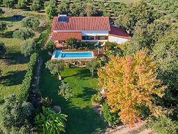 Striking Holiday Home in Carcavelos With Swimming Pool