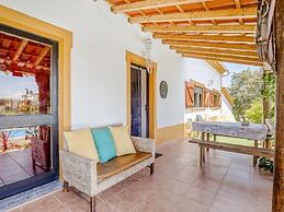 Striking Holiday Home in Carcavelos