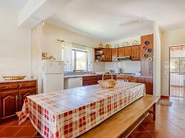 Striking Holiday Home in Carcavelos