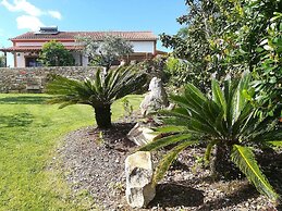 Carcavelos Villa With Pool
