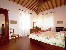 Belvilla by OYO Nice Apartment With Swimming Pool