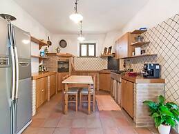Villa in Tavoleto With Pool