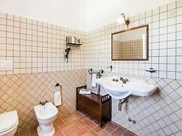 Villa in Tavoleto With Pool