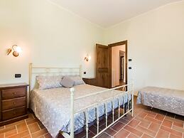 Villa in Tavoleto With Pool