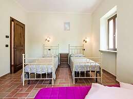 Villa in Tavoleto With Pool