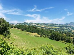 Villa in Tavoleto With Pool