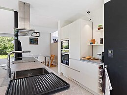 Villa in Kobbegem With Private Garden
