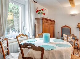 Enticing Holiday Home in Viroinval near Forest