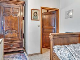 Enticing Holiday Home in Viroinval near Forest
