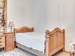 Enticing Holiday Home in Viroinval near Forest