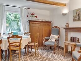Enticing Holiday Home in Viroinval near Forest