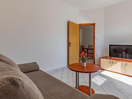 Classy Apartment in Banjole near Beach & Pula City