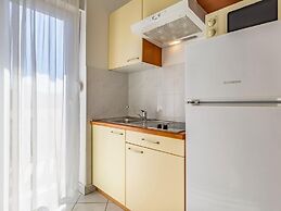 Classy Apartment in Banjole near Beach & Pula City