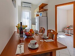 Classy Apartment in Banjole near Beach & Pula City