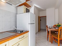 Classy Apartment in Banjole near Beach & Pula City