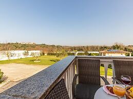 Classy Apartment in Banjole near Beach & Pula City