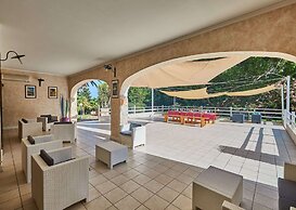 Villa in Pozzallo Near Sandy Beaches