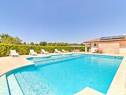 Alluring Mobile Home in Banjole With Swimming Pool