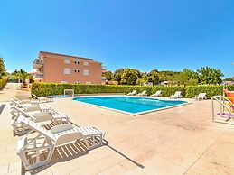 Alluring Mobile Home in Banjole With Swimming Pool